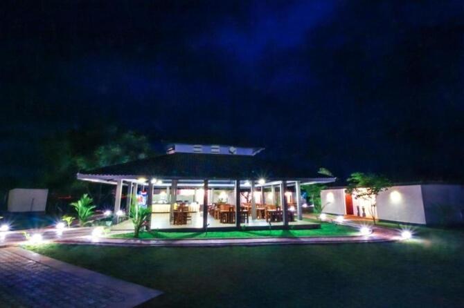 Ceyloni Hotel Sigiriya Bagian luar foto
